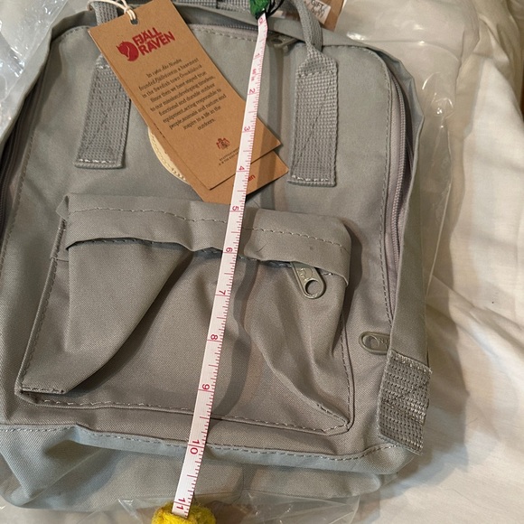Fjallraven Kånken Backpack in Gray - Picture 4 of 5